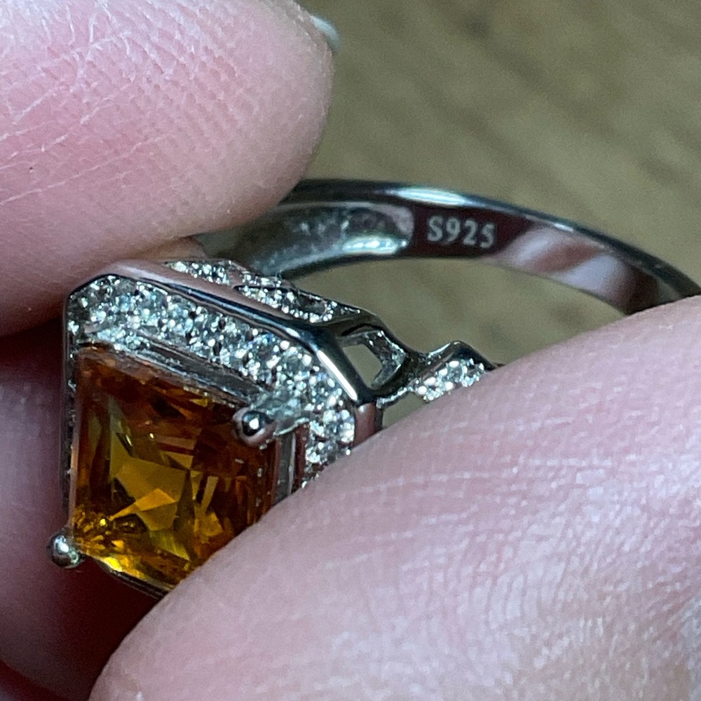 Yellow Topaz ring - Picture 7 of 8